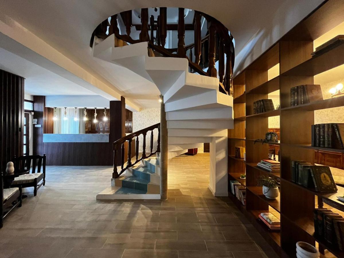 La Conac Hotel Nufaru Luaran gambar
